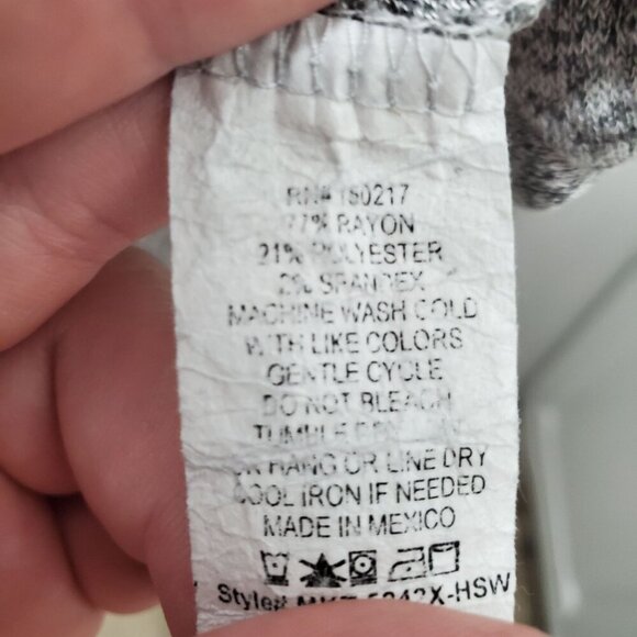 Obsession Woman's Gray Marled‎ Soft Asymmetrical Sharkbite Hem 3/4 Top Plus 3X - Picture 3 of 4